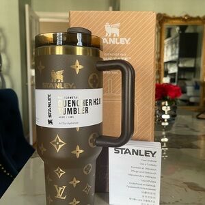 Stanley Tumbler in brown and gold